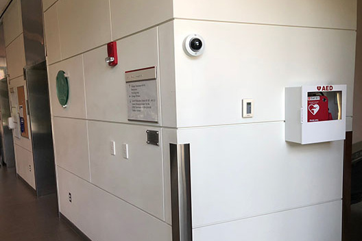 photo of AED location - Management and Academic Building, Main Lobby near quad entrance