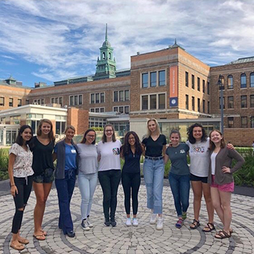 Simmons Academic mentors on the academic quad