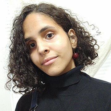 Headshot of Liv '22