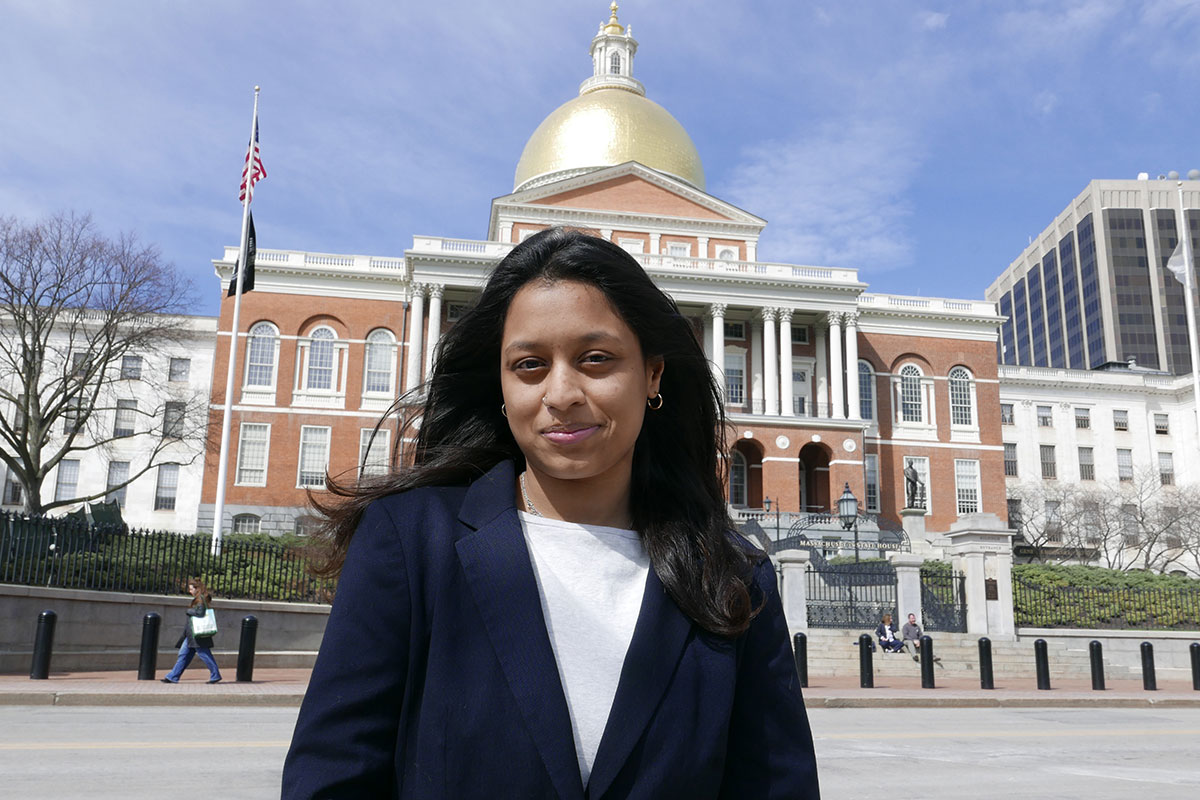 Syeda Anas ’26 standing near the Massachusetts capitol