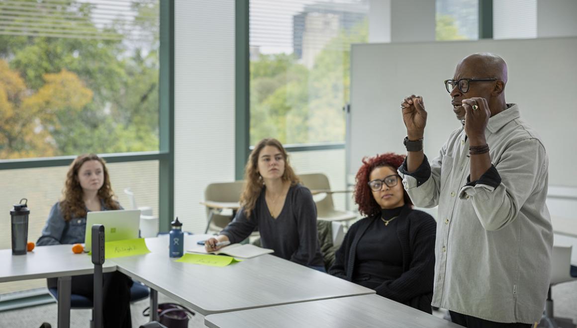 Professor Gary Bailey teaching a social work class