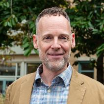 Assistant Professor Jeffrey Steen