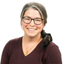 Julia Welbourne ’04