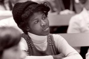 Photo of Gwen Ifill in class