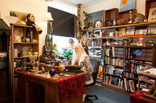 Studio portrait of Professor Bob White, photograph by Jerry Russo.