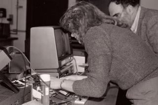 Teresa Hubbard Carterette in the Applied Computer Science lab in 1988