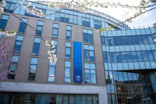 Drinan Hall (Management Building) on the Simmons University campus