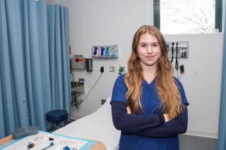 Jenni Costa ’27MSN in the Nursing Simulation lab