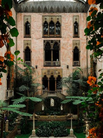 Courtyard in the Isabella Stewart Gardener Museum. Photo Credit: Adriana Arguijo Gutierrez