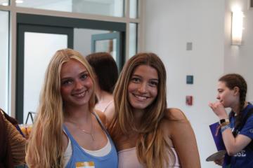 Orientation 2026 - Students smiling and posing together