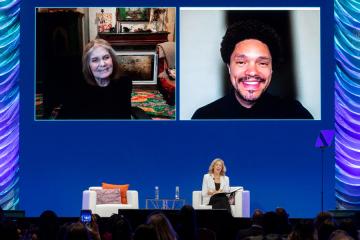 Gloria Steinem and Trevor Noah in discussion with Susan MacKenty Brady at the Simmons Leadership Conference in 2024