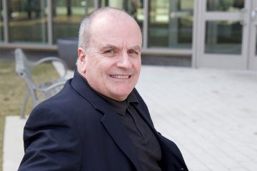 Headshot of Ed Vieira