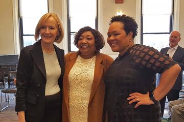 Judy Woodruff, Yamiche Alcindor's mother, and Yamiche Alcindor at the Ifill Forum.