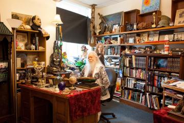 Studio portrait of Professor Bob White, photograph by Jerry Russo.