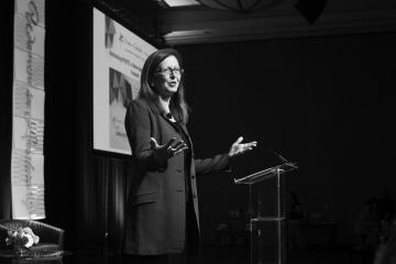 Entrepreneur, researcher, and author Linda Rossetti '86 at a speaking engagement