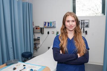 Jenni Costa ’27MSN in the Nursing Simulation lab