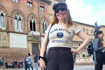 Pirita Tolvanen wearing a Simmons University shirt