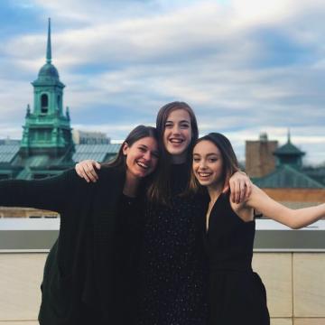 Gabby Freeman '20, Olivia Klein '20 and Lauren Kaye '20 at the 2018 Honors Awards Dinner.