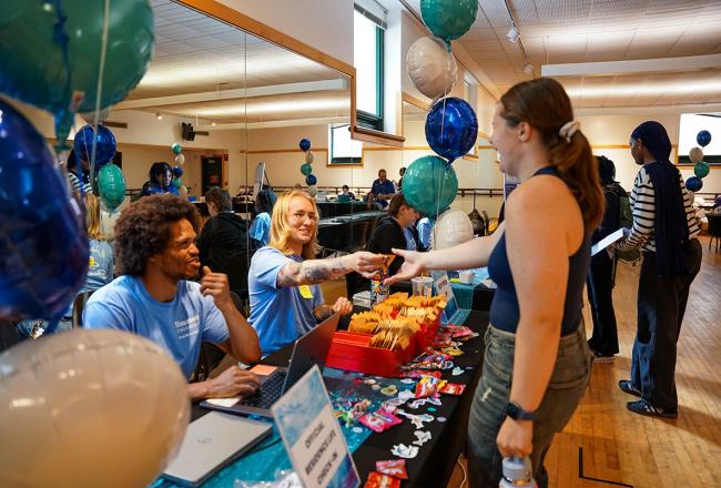 Students pick up necessary items during move-in day 2025