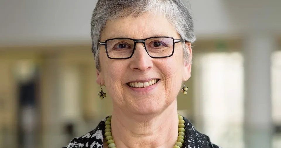 Dr. Sarah Kuhn