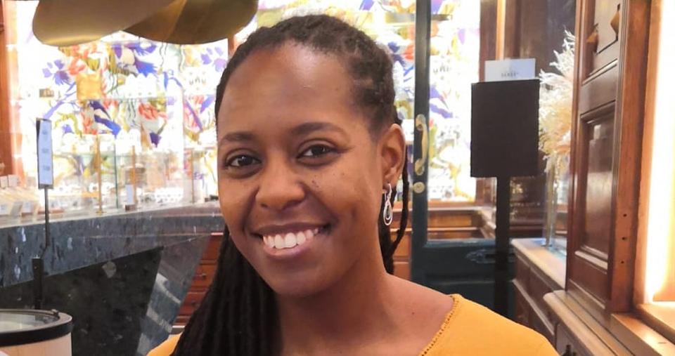 Photo of Leigh Haynes