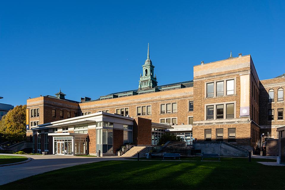 Main College Building on Simmons' academic campus.