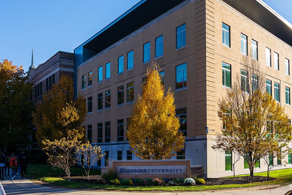 Simmons University sign at the corner of The Fenway and Avenue Louis Pasteur